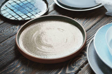 木制背景陶瓷板圖片