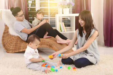 亞洲幸福的家庭圖片