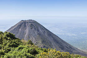 Izalco 火山在萨尔瓦