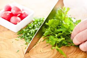切新鲜欧芹