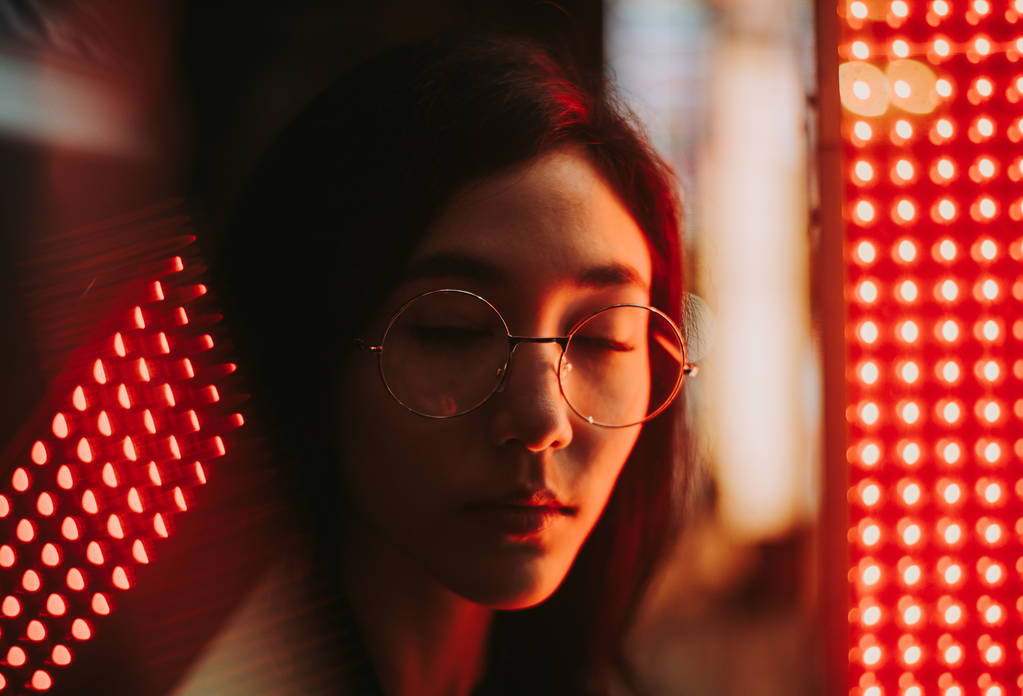 美丽的亚洲日本女孩街道肖像图片