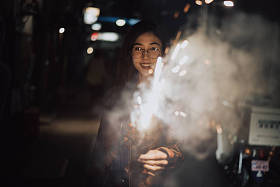 美丽的亚洲日本女孩街道肖像图片