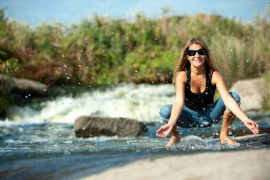 美丽的女孩户外图片