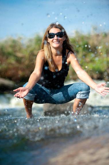 美麗的女孩戶外