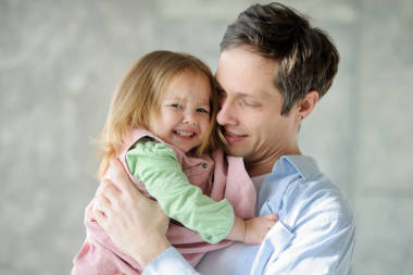 父亲与小女儿.图片
