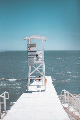 码头瞭望救生塔图片