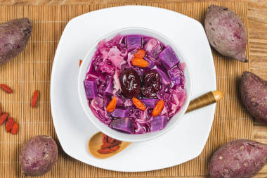 Tremella purple sweet potato soup? Red dates, wolfberry