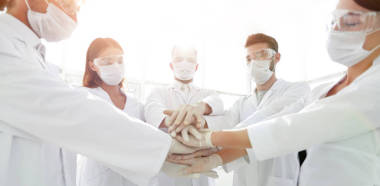 群的專業(yè)醫(yī)生