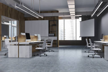 灰色墻壁辦公室、海報和屏幕