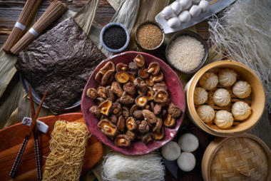 香菇粽子蒸豬肉包子面圖片