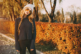 时尚女孩户外图片