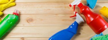 清潔概念-木材背景的清潔用