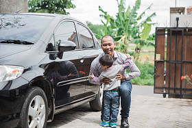 下班后欢迎爸爸回家