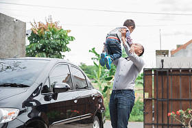 下班后欢迎爸爸回家