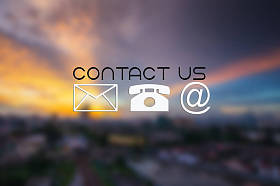 联系我们和模糊城市花葶背景的图标