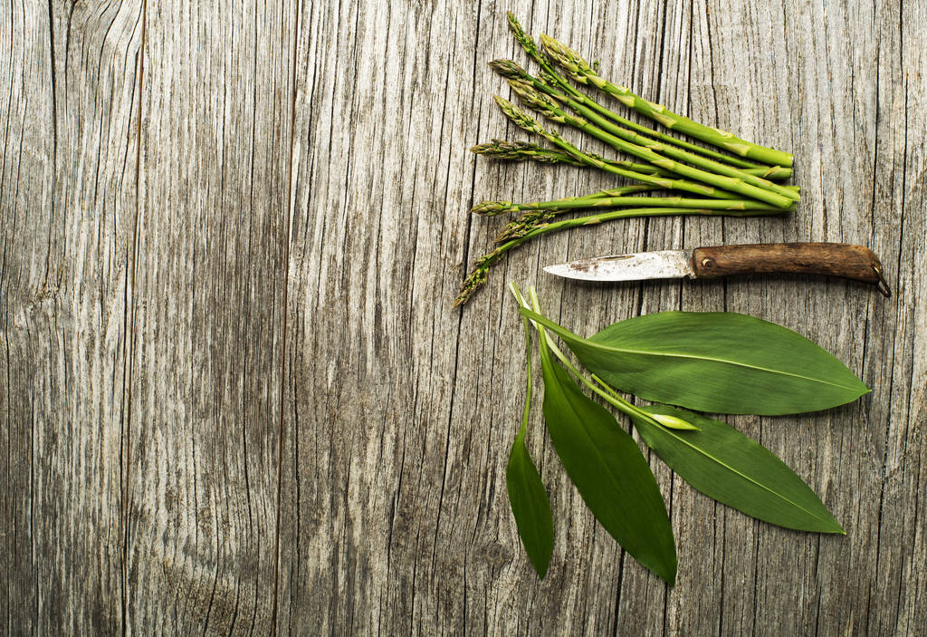 芦笋和野蒜