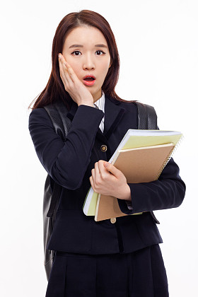 令人惊讶年轻漂亮亚洲学生