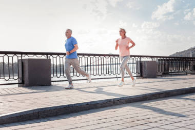 資深體育夫婦奔跑和感覺(jué)上帝自己