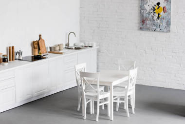 现代厨房白砖墙白色餐桌