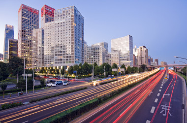 在夜间交通图片