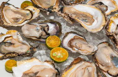 海鲜餐厅新鲜牡蛎拼盘