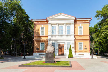 俄國, 薩拉托夫-2017年8月27日: 紀念碑對亞歷山大尼古拉