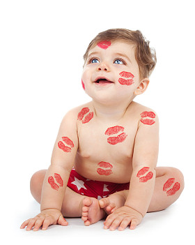 性格开朗的小男孩