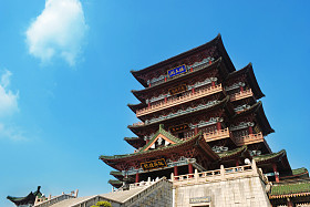 滕王阁亭、 南昌，t 传统，中国的古代建筑，木头做的