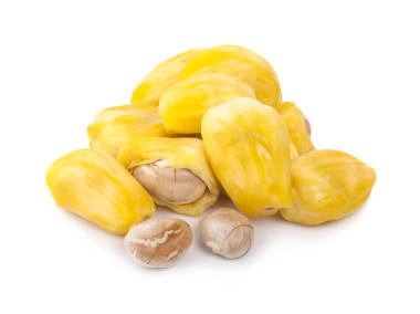 成熟的菠萝蜜孤立在白色背景上