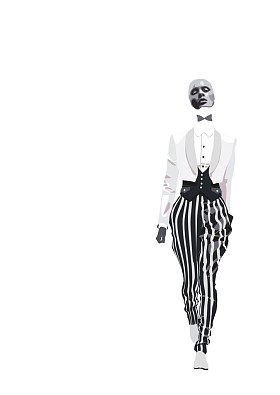 在白色背景上的时尚女人