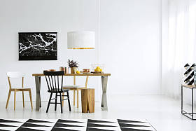 餐厅内的空墙照片