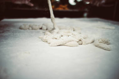 油炸 doughsticks 或 Pa 皮帶的制作