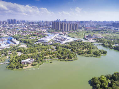 城市濱水建筑鳥瞰圖圖片