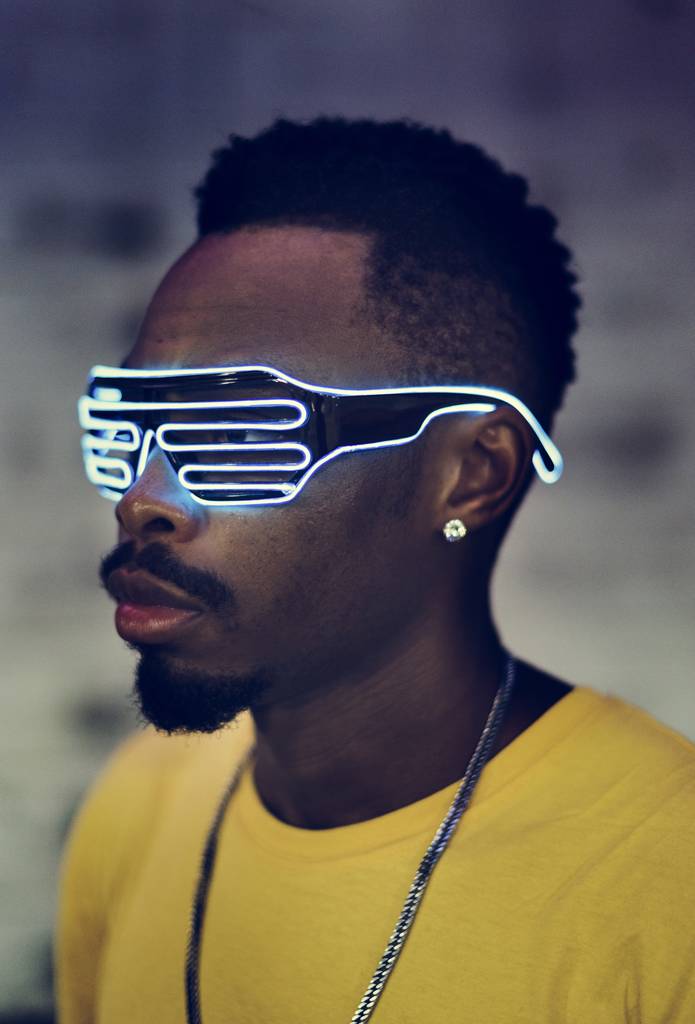 一个男人在城市的时尚拍摄图片 一个男人在城市的时尚拍摄图片