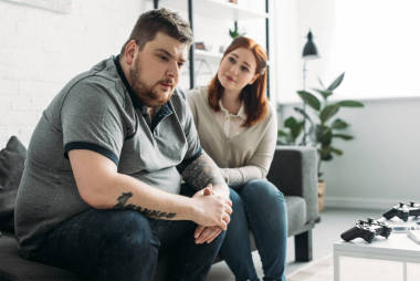 超重的可悲的男朋友照片