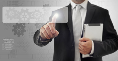 商務(wù)男士觸摸一個(gè)未來派的觸摸屏界面