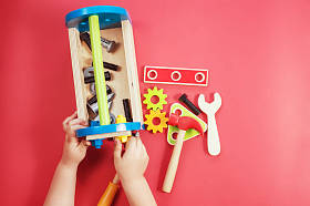 儿童玩具工具顶部视图.图片