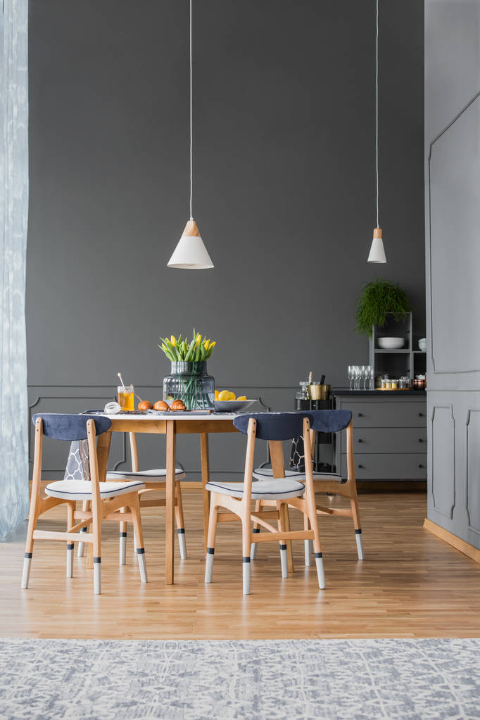 餐桌上的吊坠灯图片 餐桌上的吊坠灯图片