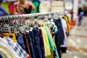 牛仔裤牛仔牛仔裤堆积, 柔软的焦点