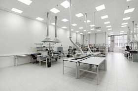 印制电路板的车间生产.图片