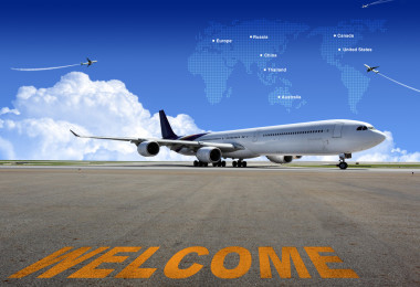 飞机在跑道上的，等待起飞