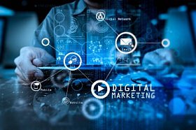 商人手与现代技术数码片 c 合作