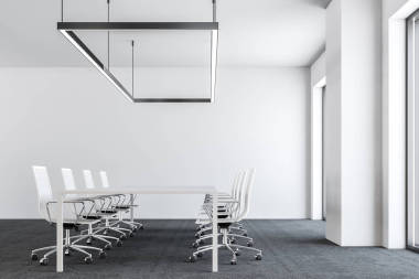 白色超现代办公会议室图片