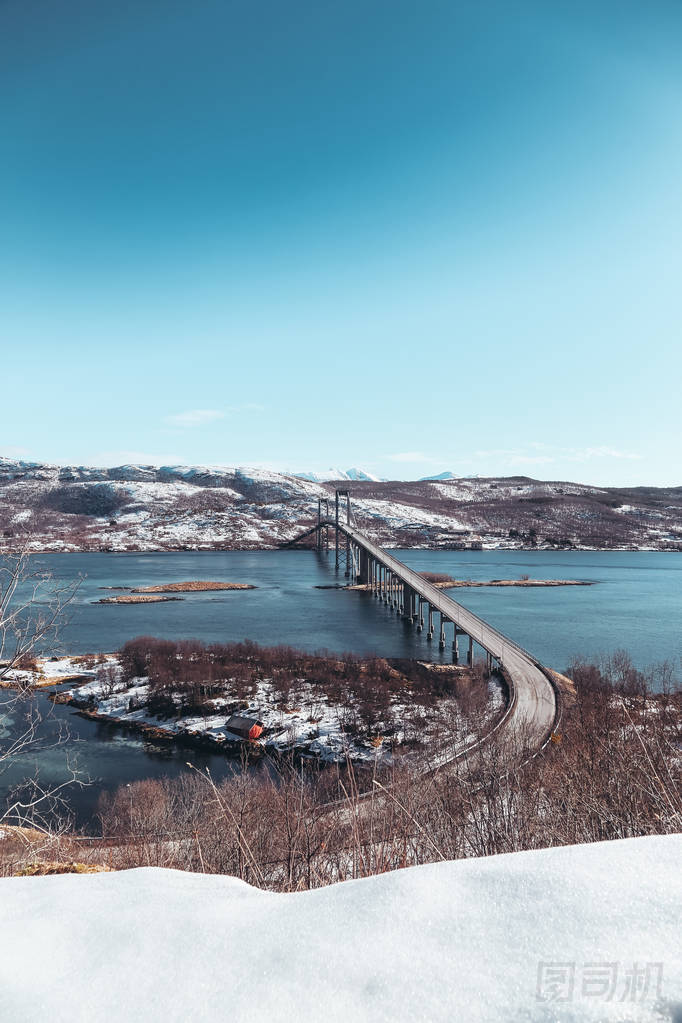 挪威, Tjeldsund 大橋, togheter 與隧道連接羅弗敦群島的許多橋梁之