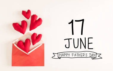有紅心墊的父親節(jié)祝詞圖片