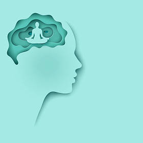 现代分层切出彩色纸人的轮廓与大脑和人坐在平静的莲花姿势。放松、安宁和心理健康的概念。深纸艺术折纸风格的粉彩色彩