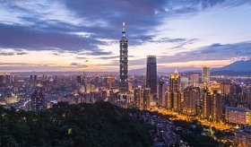 台湾台北市夜景从山。大象