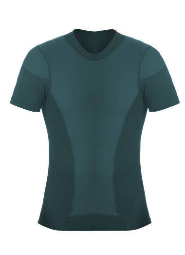 時(shí)尚的 t恤衫被隔離在白色背景上