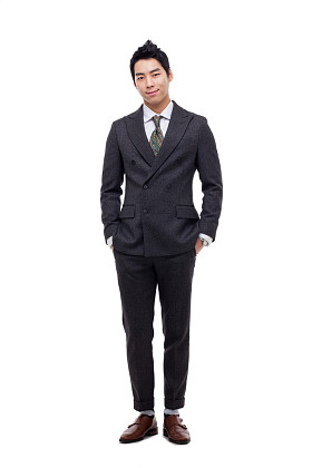 年轻的亚洲商人