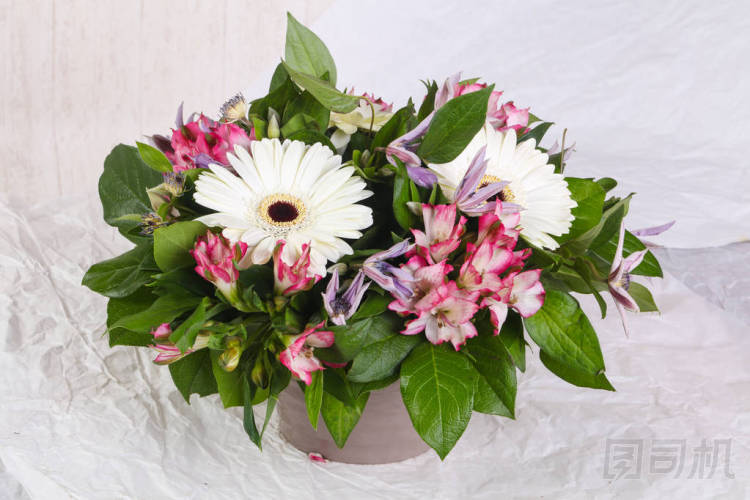 浪漫花束与各种各样的花